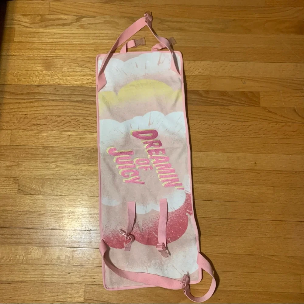 Juicy Couture Dreaming of Juicy Pink White Hanging Toiletries Cosmetic Organizer